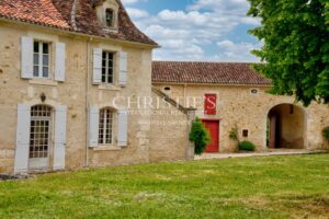 An exceptional estate in the Dordogne: an 18th-century manor house, a horse-riding estate and a lifestyle immersed in nature