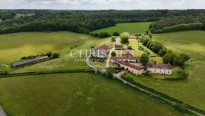 An exceptional estate in the Dordogne: an 18th-century manor house, a horse-riding estate and a lifestyle immersed in nature