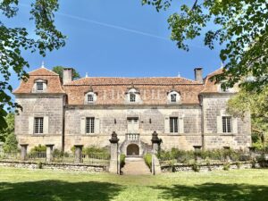 Elegantly Restored Chartreuse in the Heart of the Périgord Vert, Dordogne