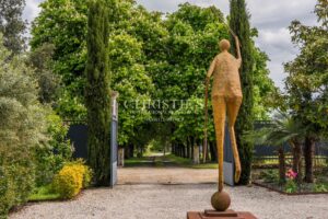 15TH-CENTURY MANSION – CONTEMPORARY ELEGANCE & FRENCH ART OF LIVING