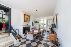15TH-CENTURY MANSION – CONTEMPORARY ELEGANCE & FRENCH ART OF LIVING