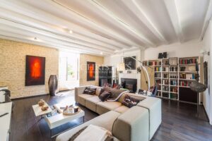 15TH-CENTURY MANSION – CONTEMPORARY ELEGANCE & FRENCH ART OF LIVING