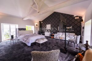 15TH-CENTURY MANSION – CONTEMPORARY ELEGANCE & FRENCH ART OF LIVING
