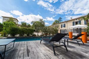 15TH-CENTURY MANSION – CONTEMPORARY ELEGANCE & FRENCH ART OF LIVING