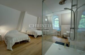 A prestigious estate with a park, in the heart of the Périgord
