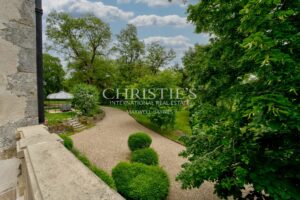 A prestigious estate with a park, in the heart of the Périgord