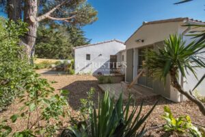 LE BOIS-PLAGE-EN RE - SUPERB FAMILY VILLA - BEACH AND SHOPS WITHIN WALKING DISTANCE