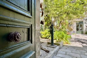 ENSEMBLE IMMOBILIER SUR LE PORT DE LA FLOTTE-EN-RE