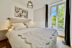 ENSEMBLE IMMOBILIER SUR LE PORT DE LA FLOTTE-EN-RE