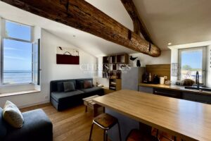 ENSEMBLE IMMOBILIER SUR LE PORT DE LA FLOTTE-EN-RE