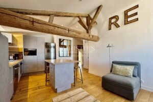 ENSEMBLE IMMOBILIER SUR LE PORT DE LA FLOTTE-EN-RE