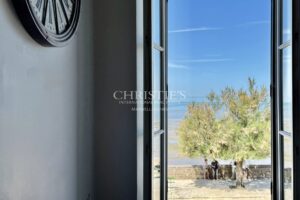 ENSEMBLE IMMOBILIER SUR LE PORT DE LA FLOTTE-EN-RE