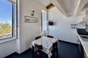 ENSEMBLE IMMOBILIER SUR LE PORT DE LA FLOTTE-EN-RE