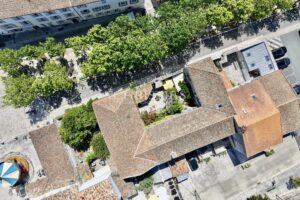 ENSEMBLE IMMOBILIER SUR LE PORT DE LA FLOTTE-EN-RE