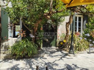 ENSEMBLE IMMOBILIER SUR LE PORT DE LA FLOTTE-EN-RE