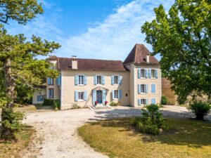 Charmant manoir à la campagne offrant des possibilités d'aménagement variées  ﻿