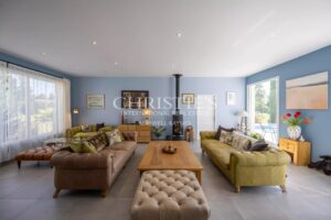 Fabuleuse maison familiale contemporaine et écoresponsable, avec piscine et vastes jardins