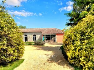 Haut-Agenais – A characterful property with spacious rooms and plenty of potential