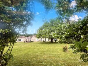 Haut-Agenais – A characterful property with spacious rooms and plenty of potential