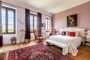 Character estate dating from the 18th century in the heart of Saint-Estèphe