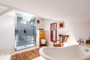 Character estate dating from the 18th century in the heart of Saint-Estèphe