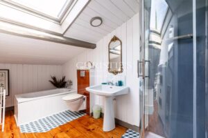 Character estate dating from the 18th century in the heart of Saint-Estèphe