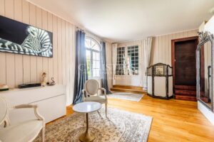 Character estate dating from the 18th century in the heart of Saint-Estèphe