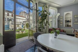 Hôtel Particulier d’Exception à Rochefort, face à la Corderie Royale