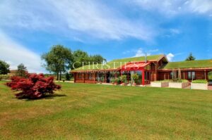 Domaine de charme avec chalet et trois gîtes. Secteur nord gironde