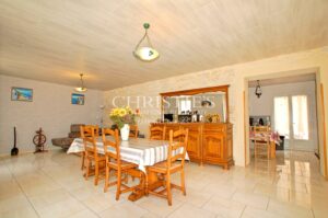 Domaine de charme avec chalet et trois gîtes. Secteur nord gironde