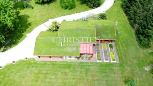 Domaine de charme avec chalet et trois gîtes. Secteur nord gironde