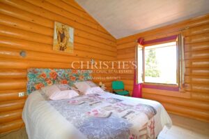 Domaine de charme avec chalet et trois gîtes. Secteur nord gironde