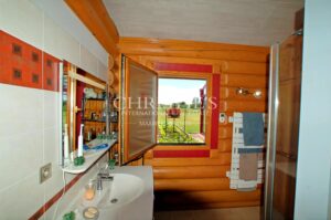 Domaine de charme avec chalet et trois gîtes. Secteur nord gironde