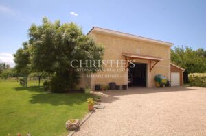 Domaine de charme avec chalet et trois gîtes. Secteur nord gironde