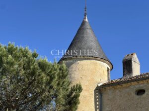 Historic 15th-century fortified château near Bordeaux
