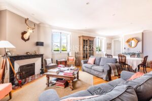 EXCLUSIVE / Bordeaux City Centre: renovated flat