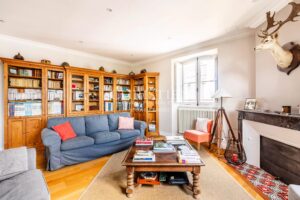 EXCLUSIVE / Bordeaux City Centre: renovated flat