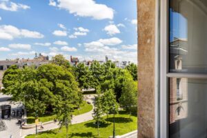 EXCLUSIVE / Bordeaux City Centre: renovated flat