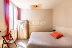 EXCLUSIVE / Bordeaux City Centre: renovated flat