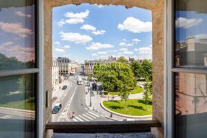 EXCLUSIVE / Bordeaux City Centre: renovated flat