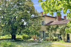 Magnificent 18th century property in Charente