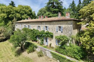 Magnifique Logis du 18ème siècle près d’Angoulême