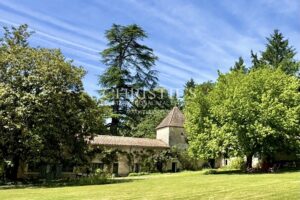 Magnificent 18th century property in Charente