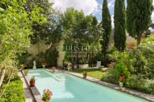 BORDEAUX / Saint-Genès : hôtel particulier avec garage, piscine et jardin