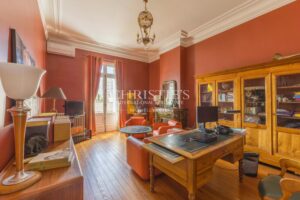 BORDEAUX / Saint-Genès : hôtel particulier avec garage, piscine et jardin