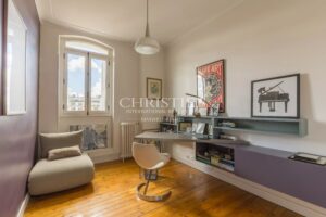 BORDEAUX / Saint-Genès : hôtel particulier avec garage, piscine et jardin