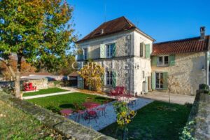 A rare 40-hectare lifestyle estate in the Dordogne, where refined living, hospitality and an equestrian way of life come together seamlessly.