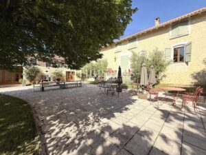 A rare 40-hectare lifestyle estate in the Dordogne, where refined living, hospitality and an equestrian way of life come together seamlessly.