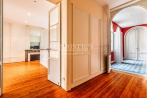 BORDEAUX TRIANGLE D'OR : Appartement avec BALCONS