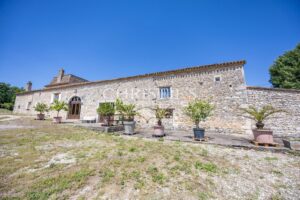 Historic Winemaker's Château Estate with Guest Cottages and 64 Hectares of Varied Grounds.